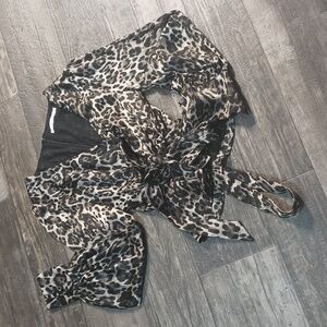 Women's Essue Leopard S Satin Cropped Top